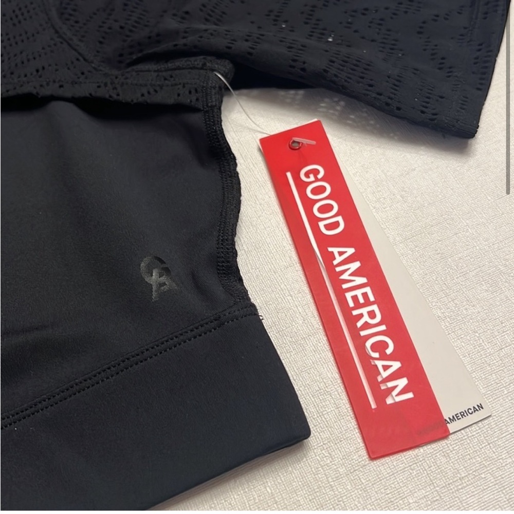 NWT Good American black midnight mesh performance crop longline. Size 1(Small) - Picture 5 of 8